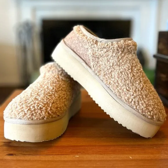 NWOT American Eagle AE Sherpa Platform Slipper Clogs Beige Tan Womens Sz 6 - Picture 2 of 11